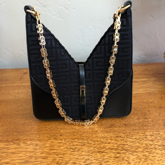 Givenchy small cut out black monogram crossbody bag - Picture 4 of 13